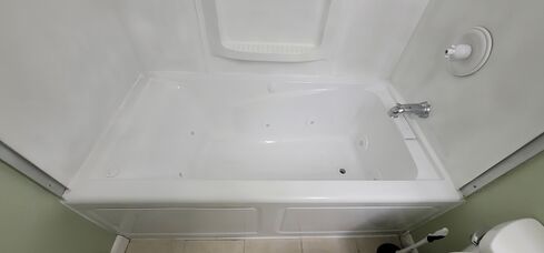 Before & After Bathroom Cleaning in Andover, MA (6)