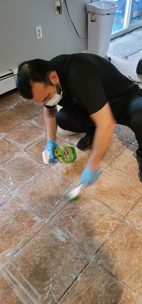Floor Cleaning in Andover, MA (3)
