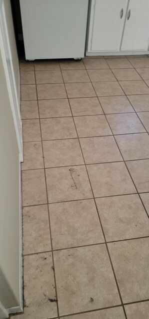 (Before) House Cleaning Services in Peabody, MA (4)