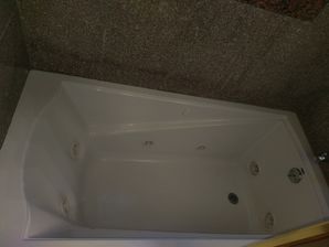 Woburn, MA House Cleaning - AFTER: Bathroom, Windows & Floors (5)