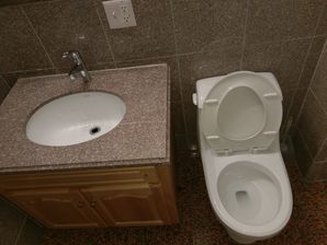 Woburn, MA House Cleaning - AFTER: Bathroom, Windows & Floors (6)