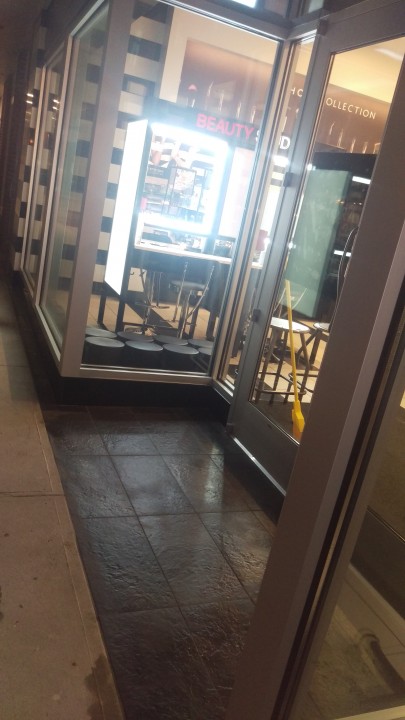 Frontal Store Commercial Cleaning